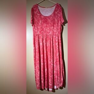 Preloved in excellent condition (worn once)
LuLaRoe Carly dress size 2X Pink
